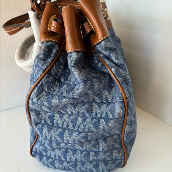 Michael Kors NWT Marina Signature Print Denim & Leather Drawstring Bucket Bag - Picture 12 of 13